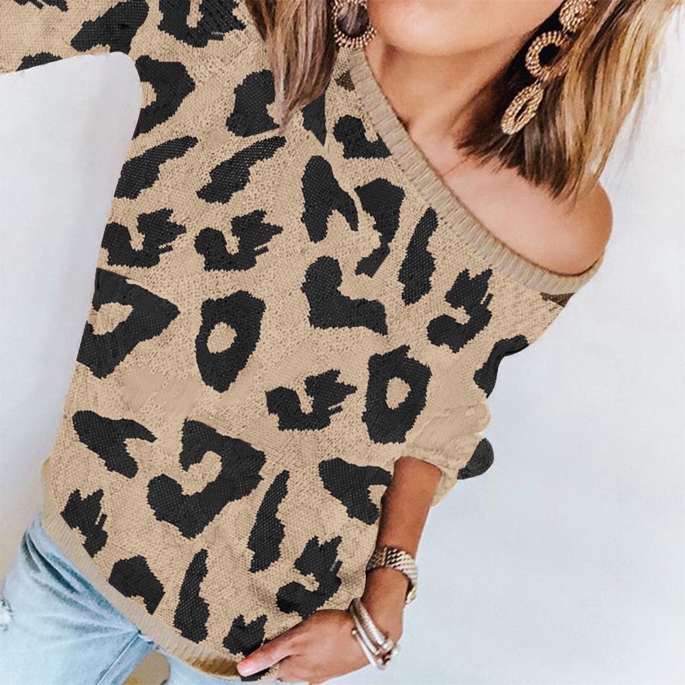 Leopard print Crewneck sweater pullover small